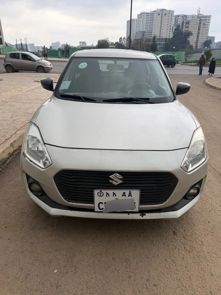 Suzuki Swift 2021 Automatic Silver – photo 3