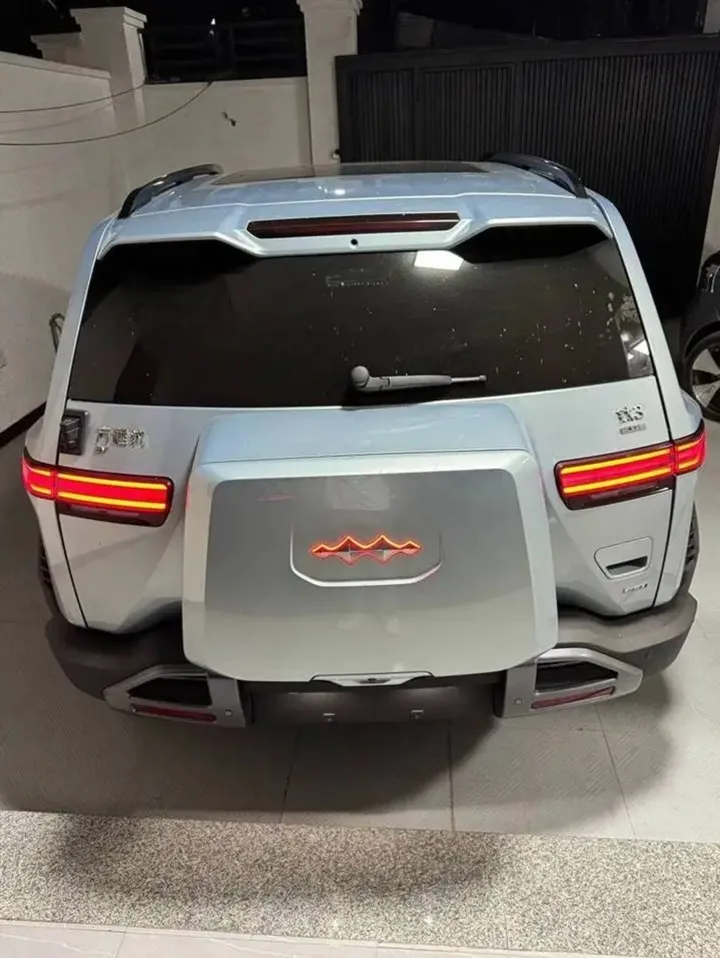 BYD Leopard 3 Ultra Electric SUV – photo 6