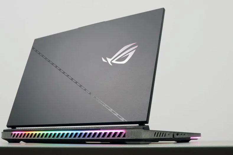 Asus ROG Strix i9 RTX 4070 Laptop – photo 5