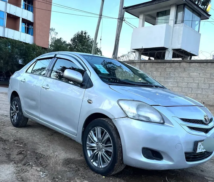 Toyota Yaris Sedan 2010 – photo 8