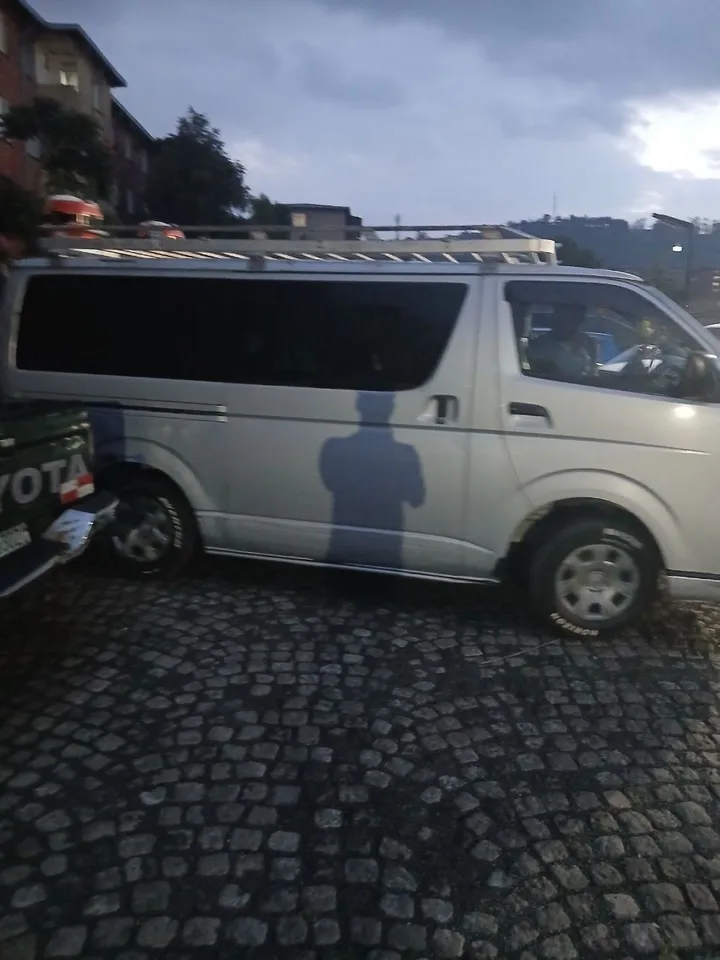 Toyota Hiace Van 2007 – photo 4