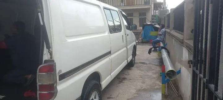 Toyota Dolphin Shark 2008 Van – photo 6