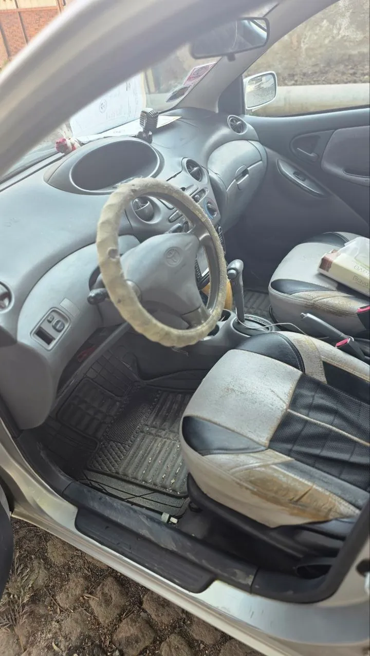 Toyota Vitz 2000 Automatic – photo 4