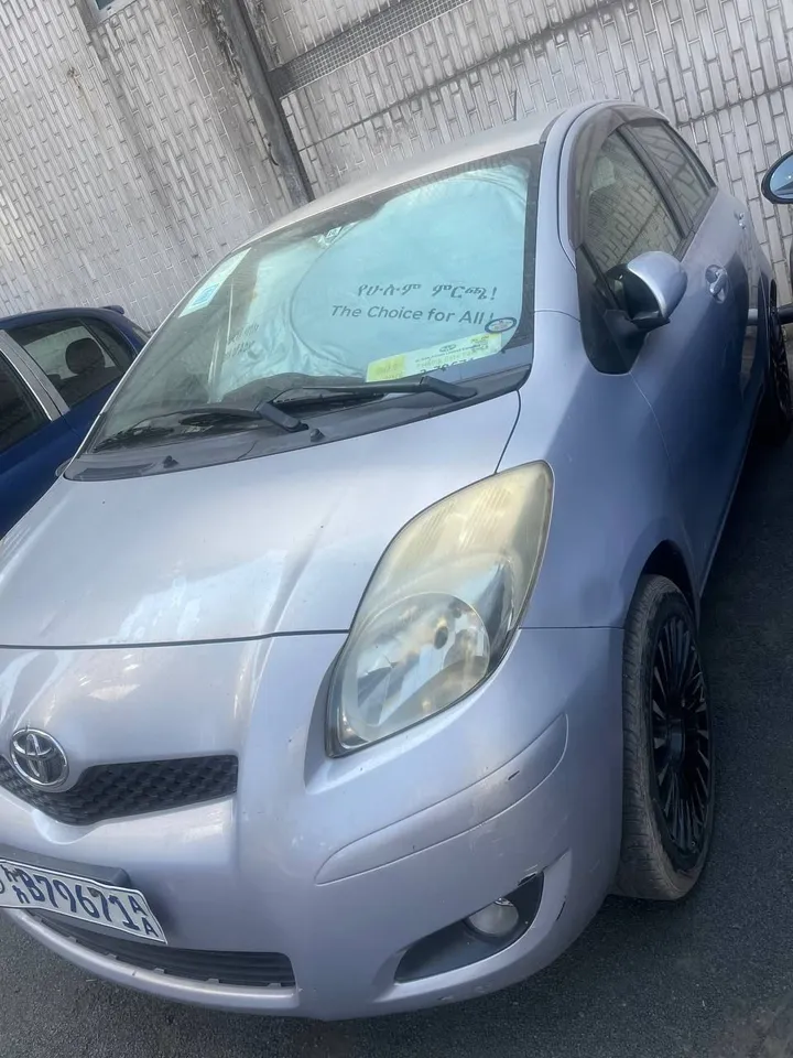 Toyota Yaris Compact Automatic – photo 8