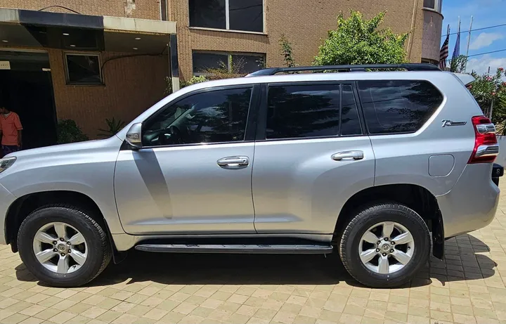 Toyota Land Cruiser Prado 2015 – photo 5