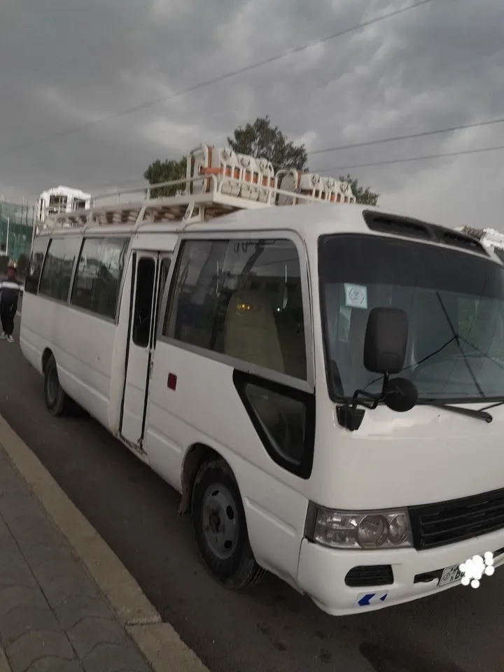 Toyota Coaster Bus 2011 – photo 3