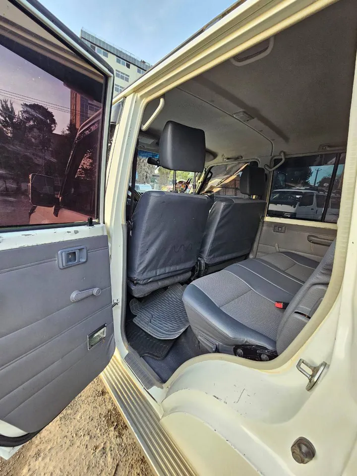 Toyota Double Cab Pickup 2018 – photo 3