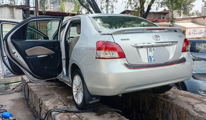 Toyota Yaris Belta 2007 – photo 7