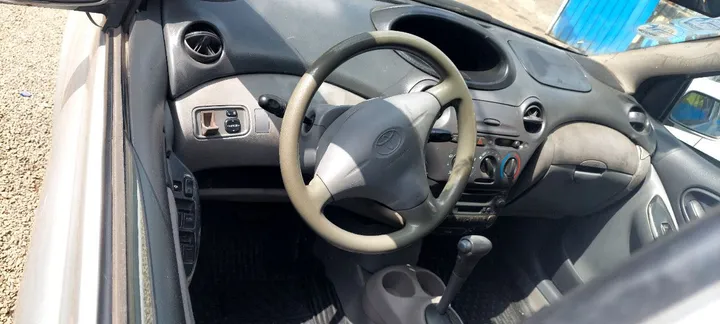 Toyota Vitz 2001 Automatic – photo 5