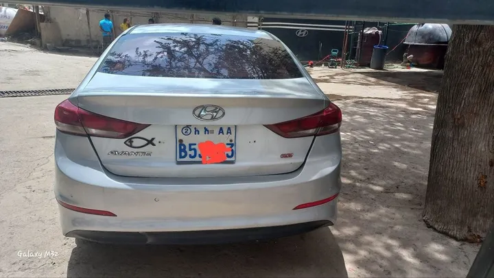 Hyundai Avante 2016 Automatic – photo 4
