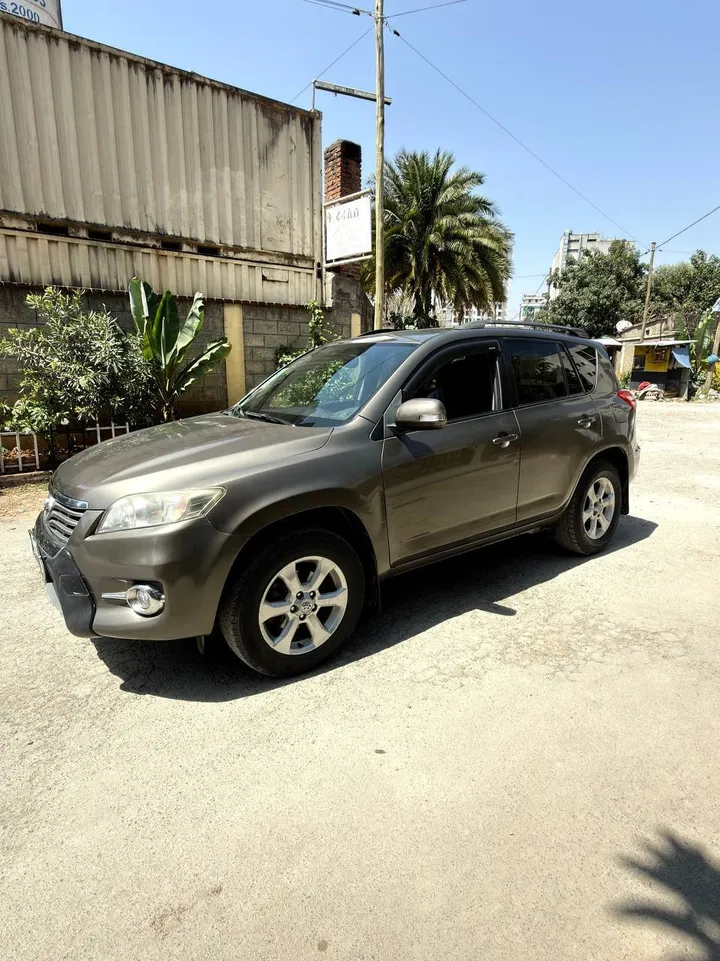 Toyota RAV4 2010 Automatic – photo 8