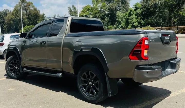 Toyota Hilux Invincible 2022 – photo 5