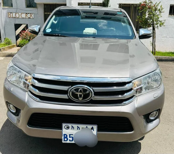 Toyota Hilux Revo Pickup 2019 – photo 9