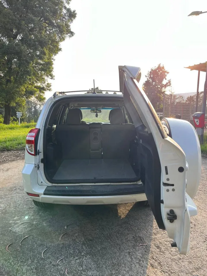 Toyota RAV4 2012 Automatic – photo 5