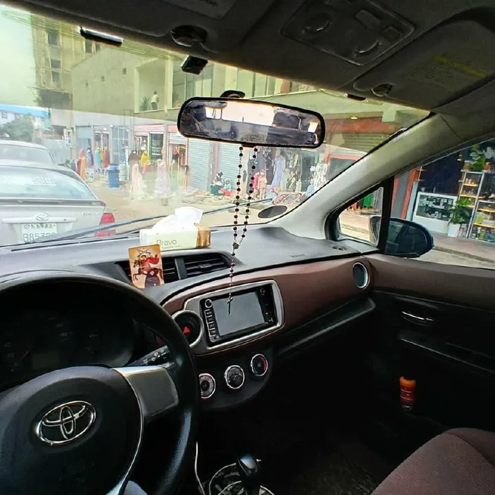 Toyota Yaris Jewel 2012 Automatic – photo 4