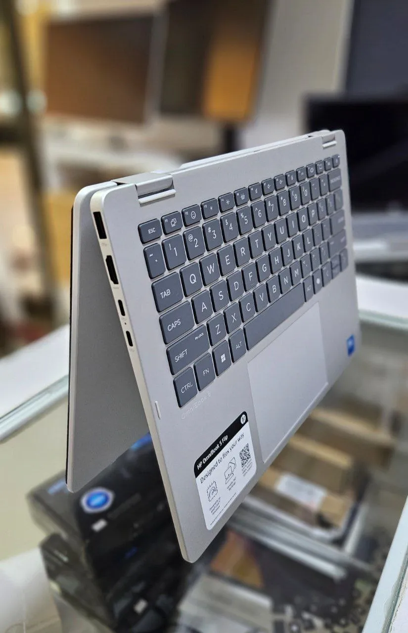 HP Omnibook Core 7 Touch Laptop – photo 3