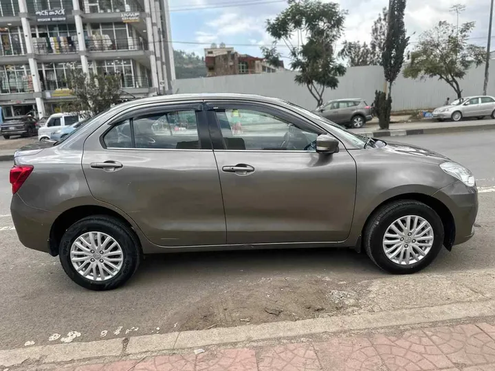 Suzuki Dzire 2021 Automatic – photo 3