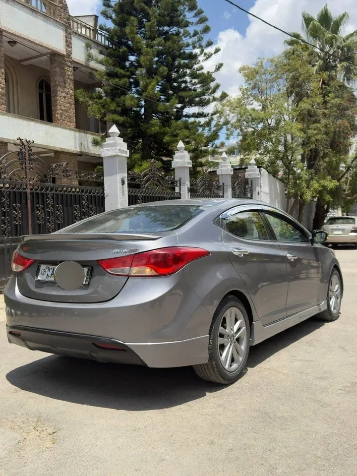 Hyundai Elantra 2015 Automatic – photo 3