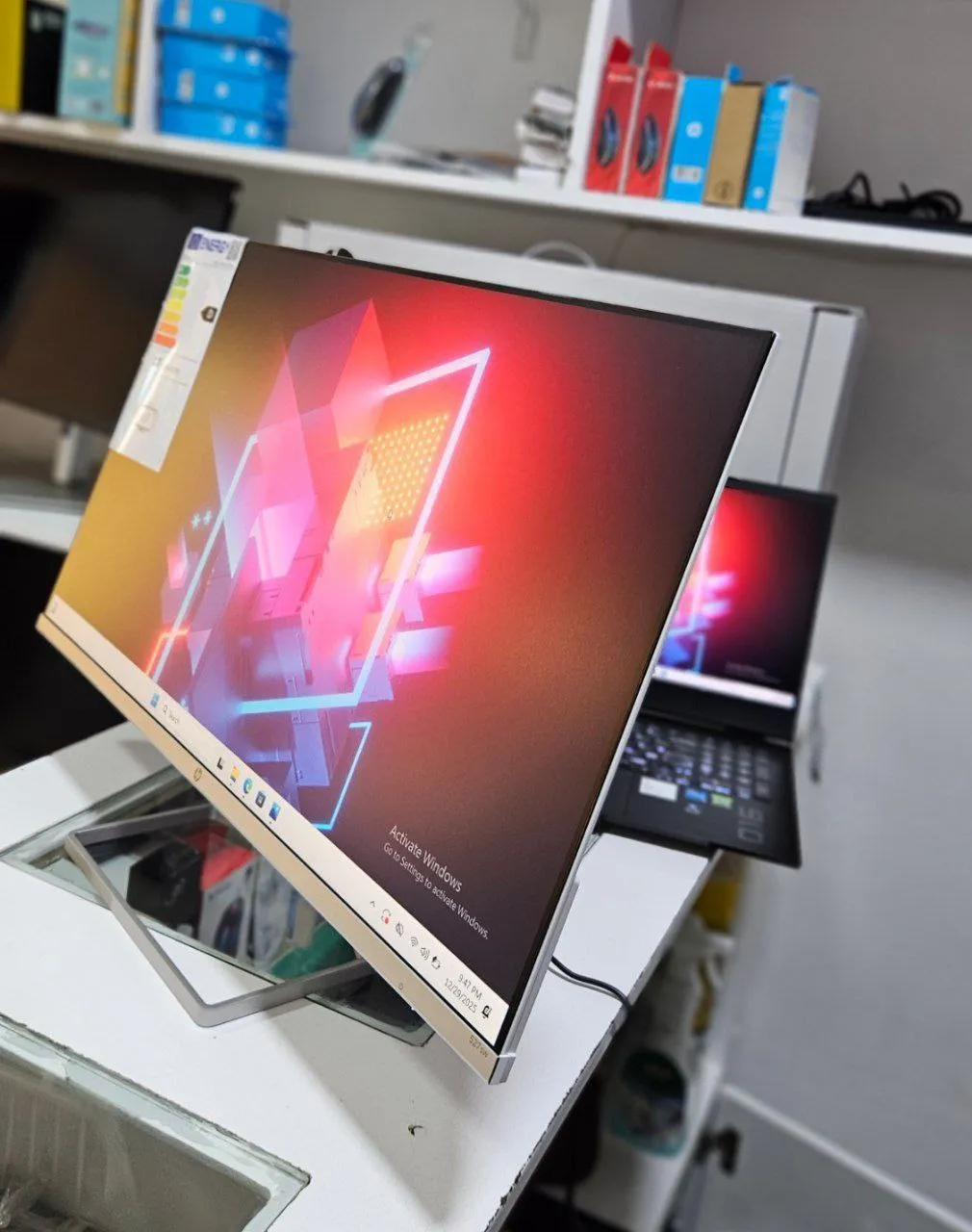 HP 27 Inch Series 5 Monitor – photo 3