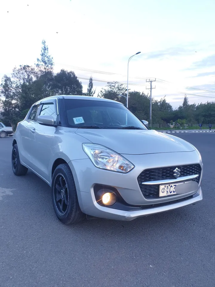 Suzuki Swift 2022 Automatic – photo 8