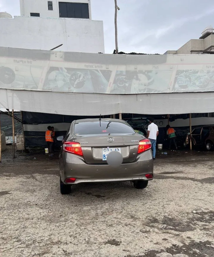 Toyota Yaris 2014 Sedan Automatic – photo 3