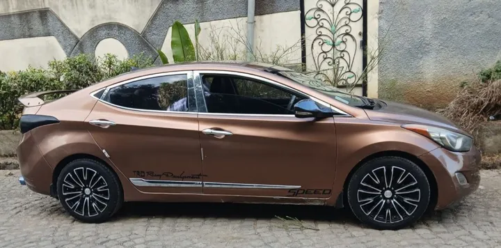 Hyundai Avante 2012 Automatic 1.6L – photo 4