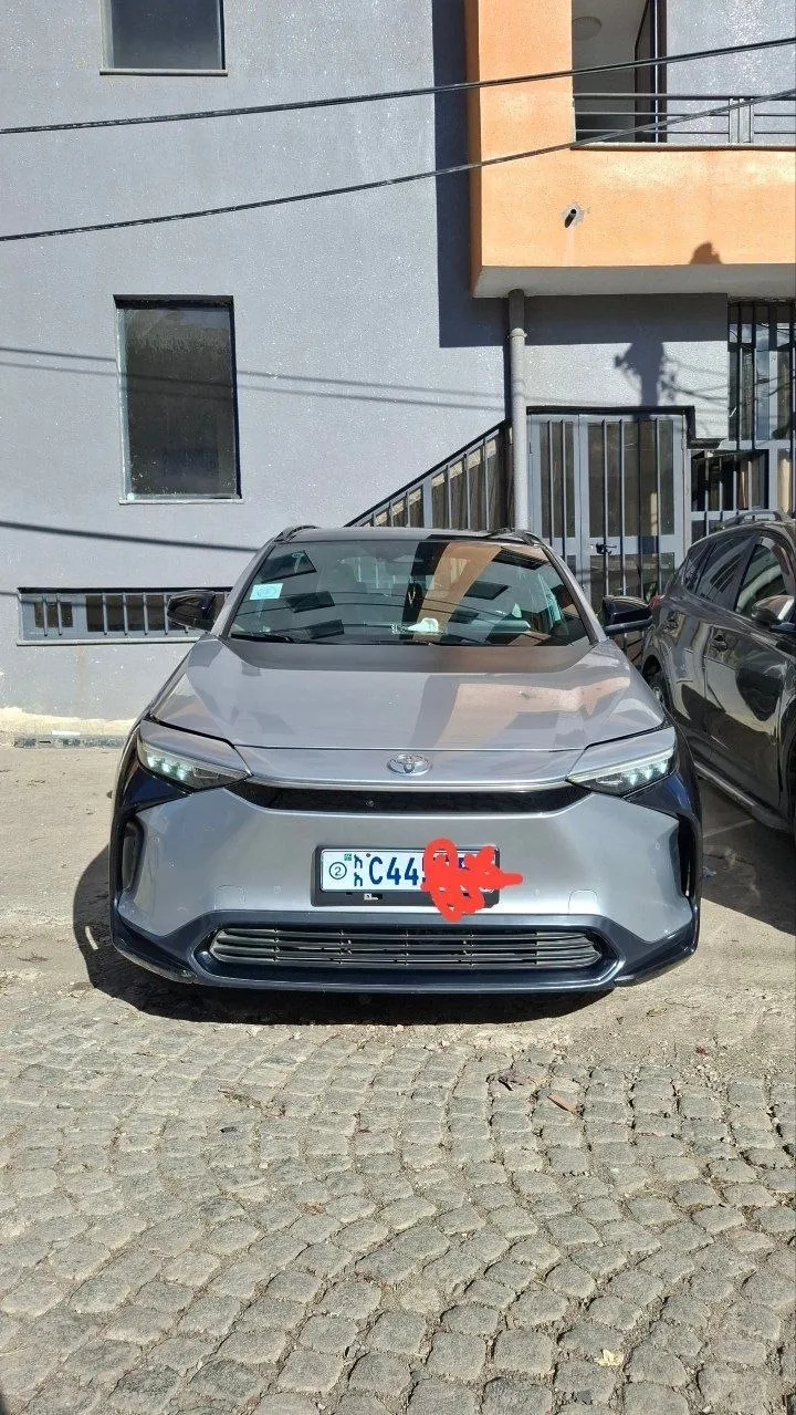 Toyota BZ4X 2022 Electric SUV – photo 8
