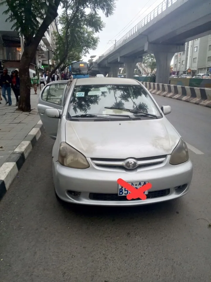 Toyota Platz 2005 Sedan – photo 4