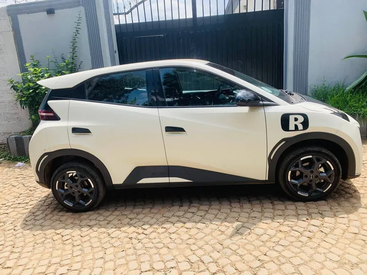 BYD Electric Hatchback 2025 – photo 3