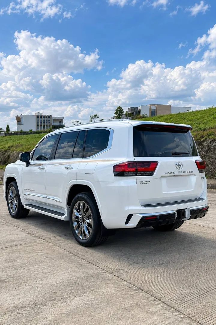 Toyota Land Cruiser VXR 2025 – photo 5