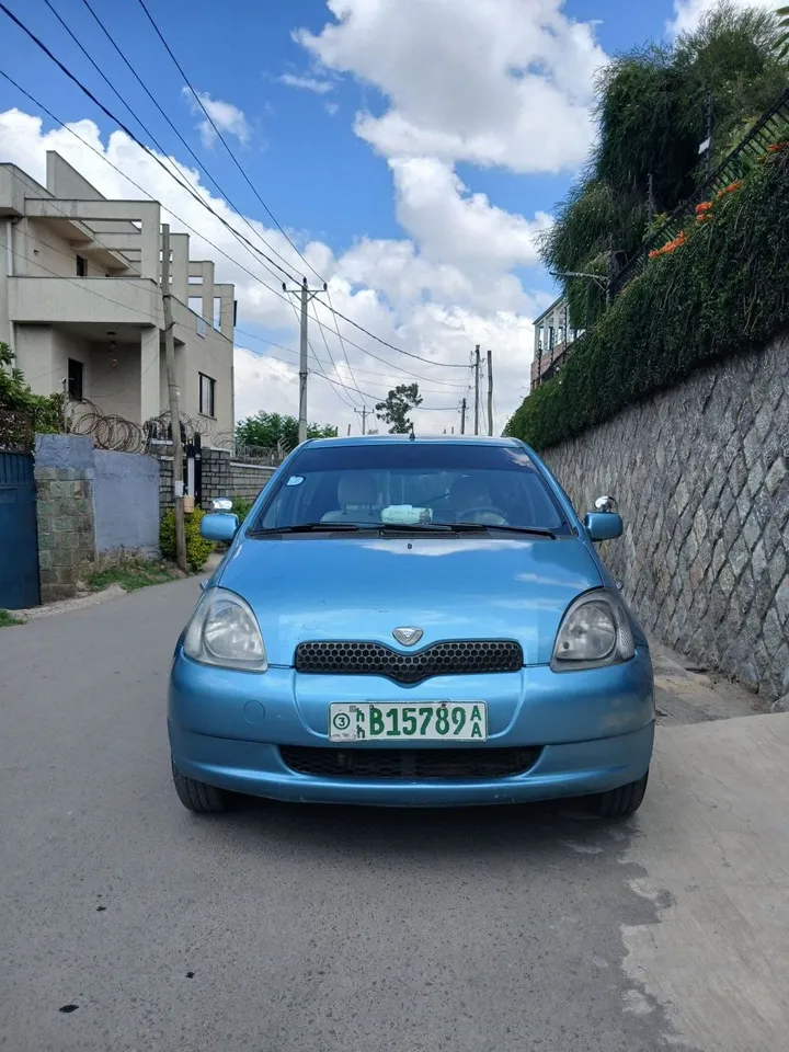 2002 Toyota Vitz Hatchback – photo 5
