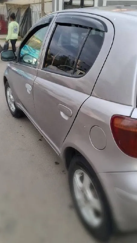 Toyota Vitz 2004 Automatic Hatchback – photo 4