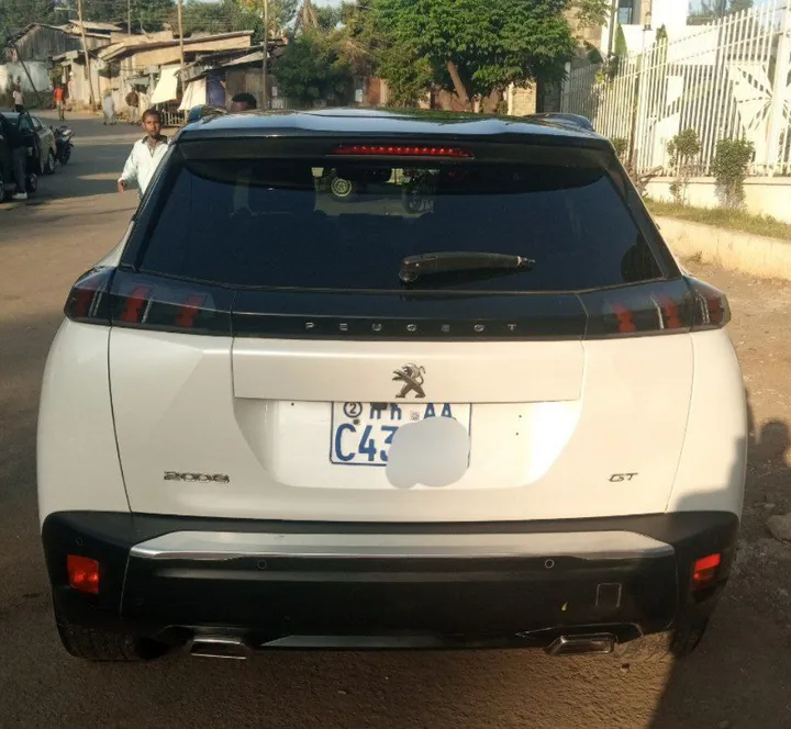 Peugeot 2008 GT 2022 SUV – photo 6