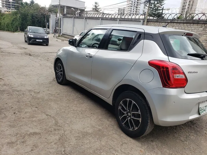 Suzuki Swift 2021 Automatic – photo 3