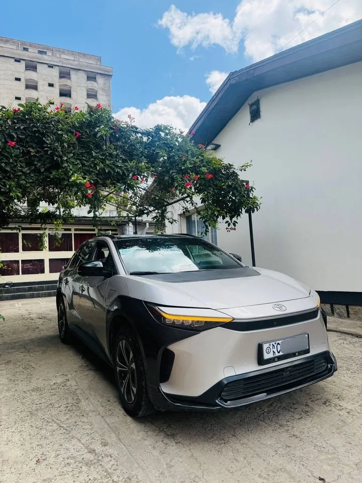Toyota BZ4X 2023 Electric SUV – photo 4