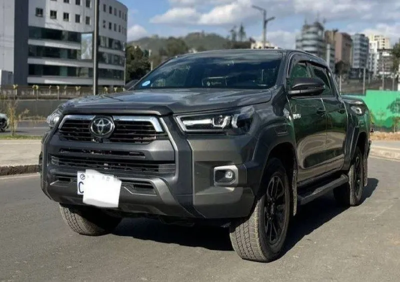 Toyota Hilux Invincible Hybrid Double Cab – photo 5