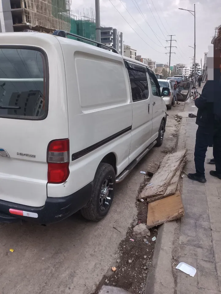 Toyota Hiace D4D Dolphin Van – photo 3
