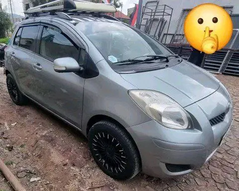 Toyota Yaris 2010 Automatic – photo 4