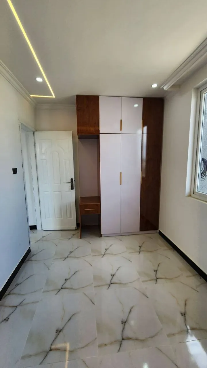 1-Bedroom Summit Condominium 47sqm – photo 8