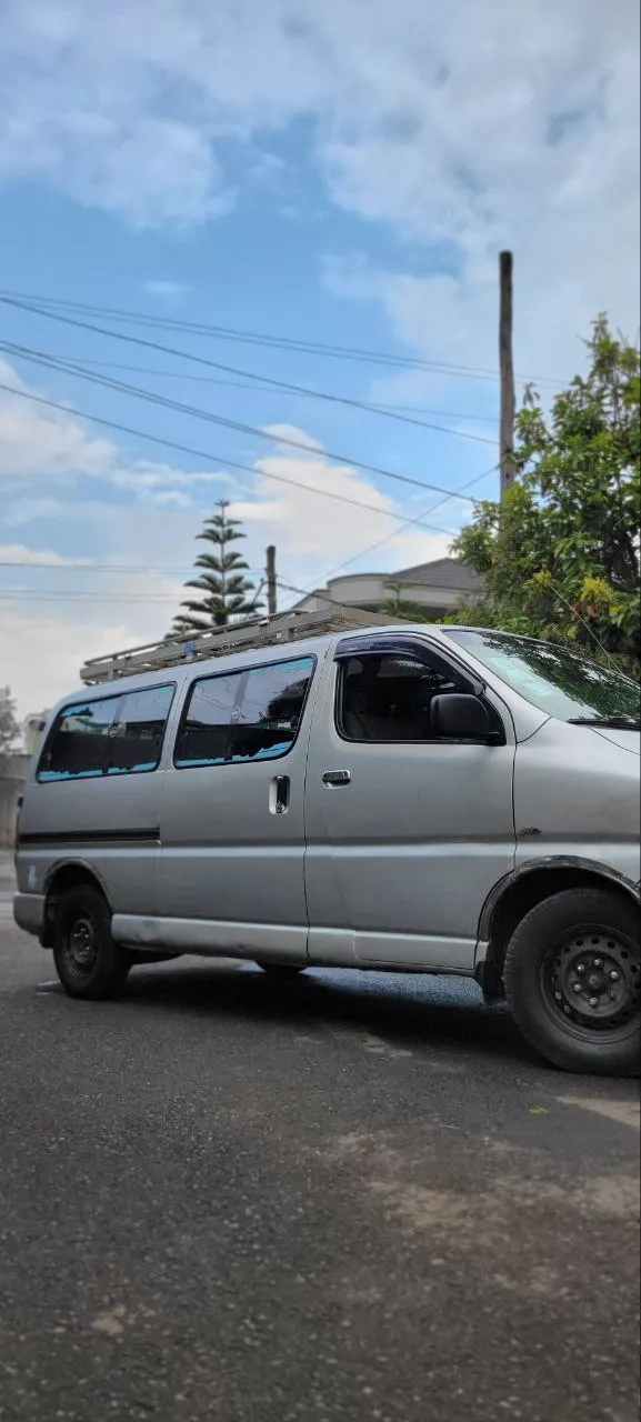 Toyota Hiace Van 2007 – photo 5