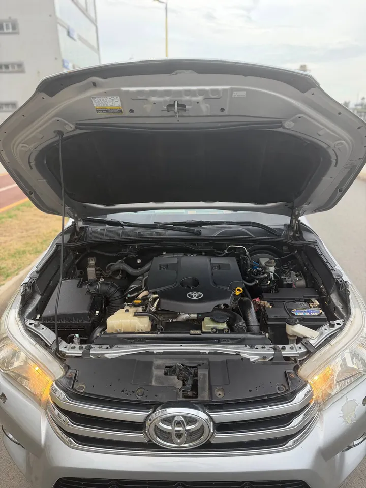 Toyota Revo King Cab 2017 Manual – photo 8