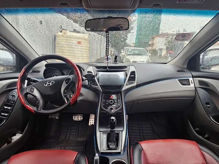 Hyundai Elantra 2015 Automatic – photo 4