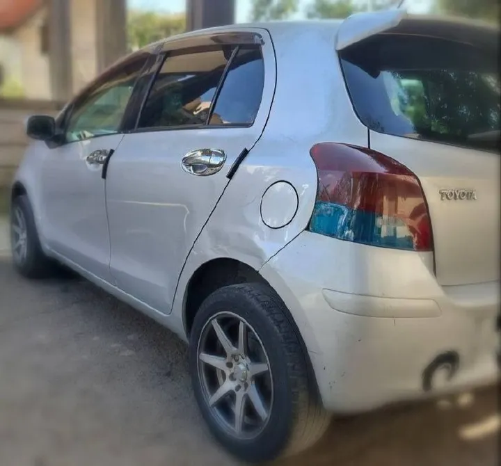Toyota Yaris Compact 2009 Automatic – photo 7