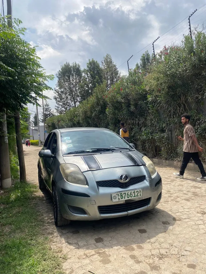 Toyota Yaris Compact 2008 Automatic – photo 3