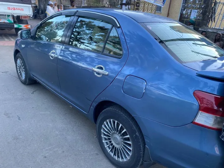 Toyota Yaris Sedan 2010 – photo 4