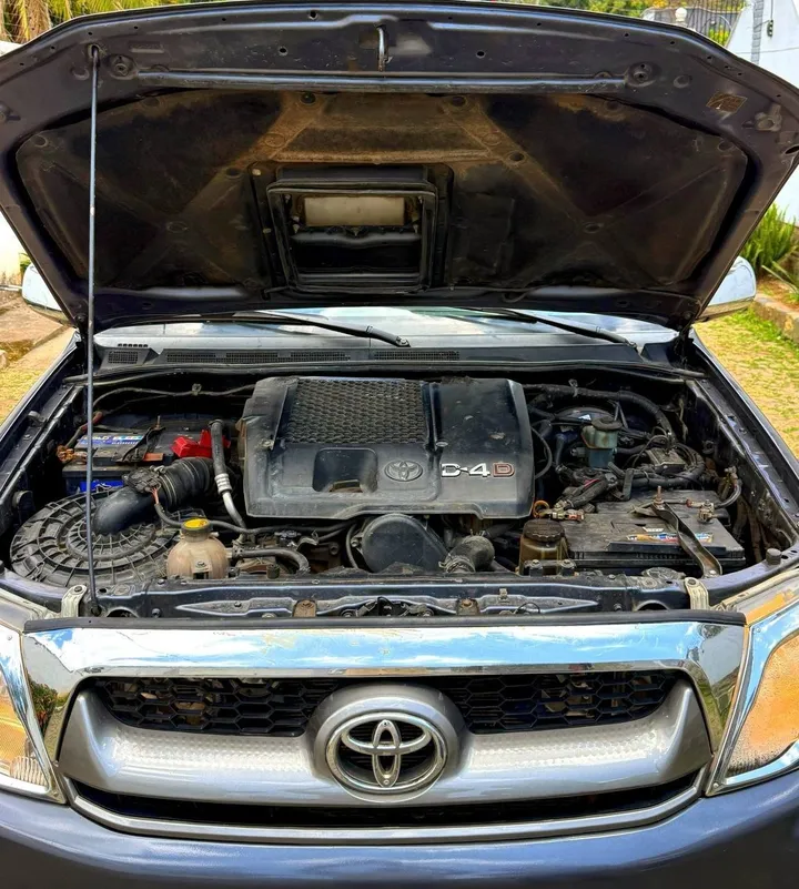Toyota Hilux D4D 2011 Manual – photo 9