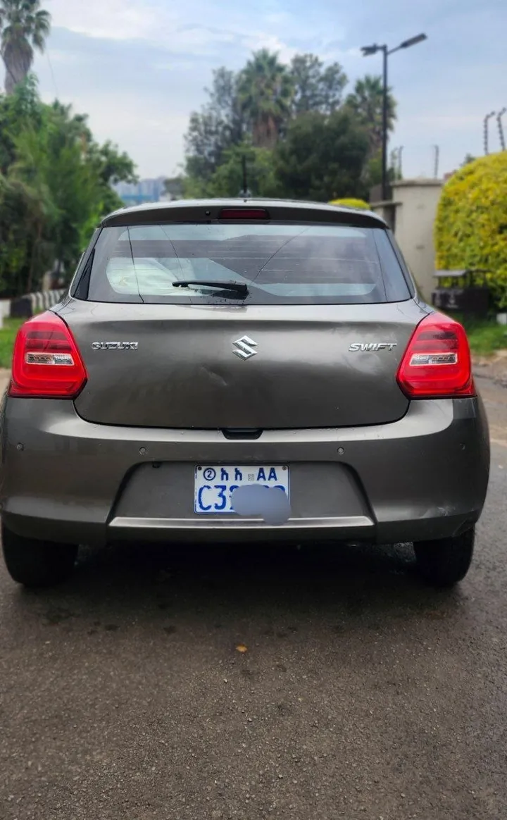 Suzuki Swift 2022 Automatic – photo 4