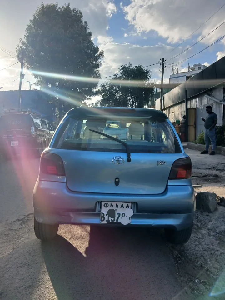 Toyota Vitz 2002 Automatic – photo 3