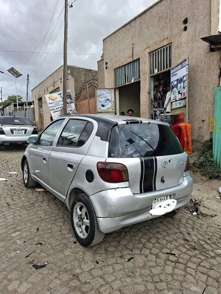 Toyota Vitz 2001 Automatic – photo 4