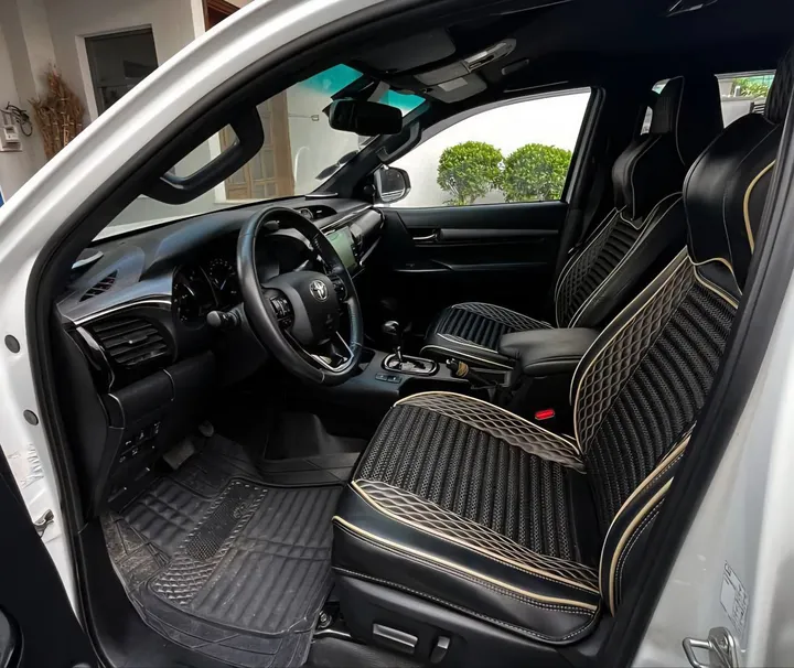 Toyota Hilux Invincible 2022 Pickup – photo 6